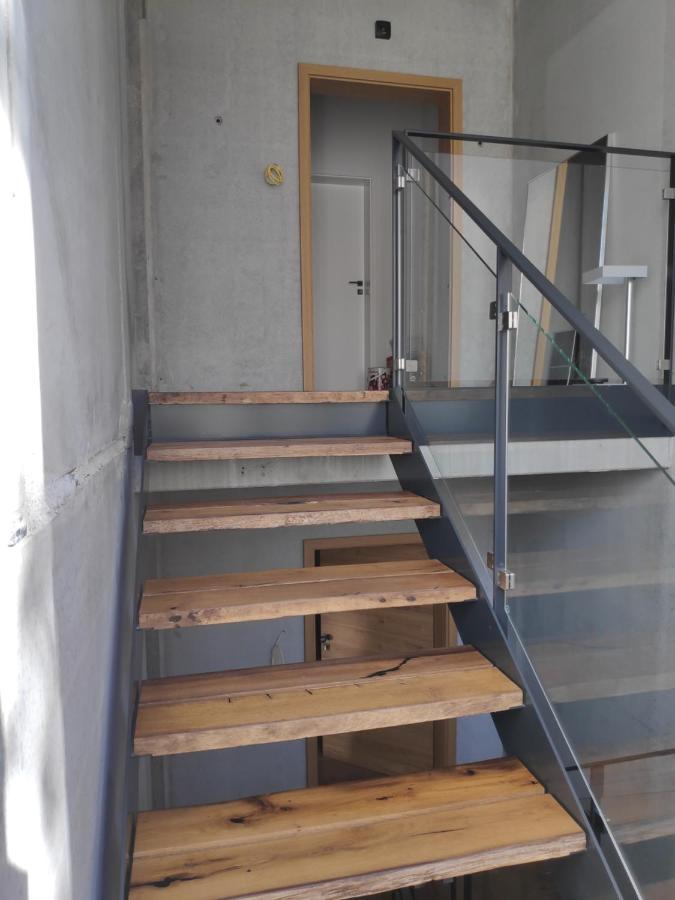 Ferienwohnungen Und Zimmer In Reutlingen-Goenningen Εξωτερικό φωτογραφία