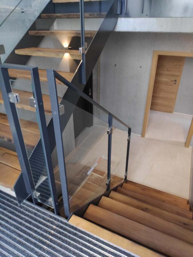 Ferienwohnungen Und Zimmer In Reutlingen-Goenningen Εξωτερικό φωτογραφία