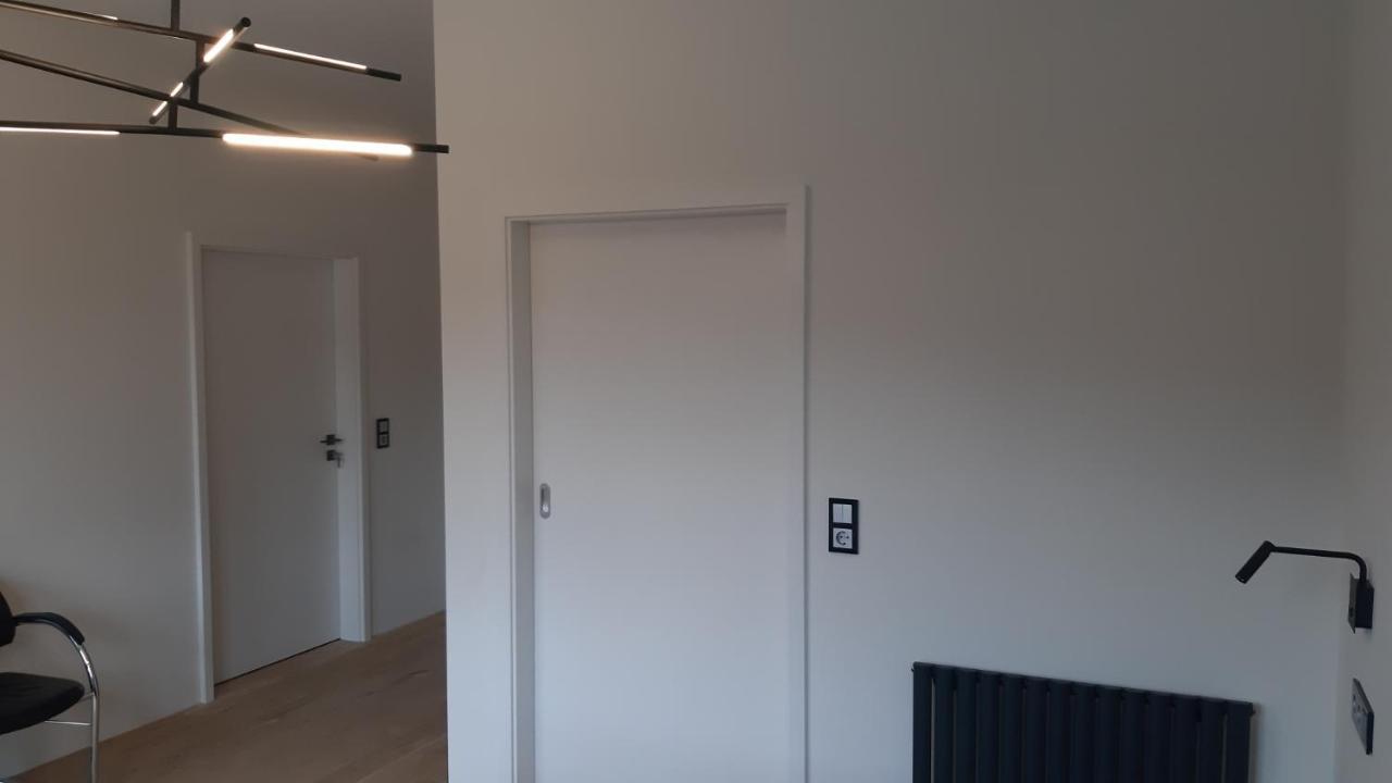 Ferienwohnungen Und Zimmer In Reutlingen-Goenningen Εξωτερικό φωτογραφία